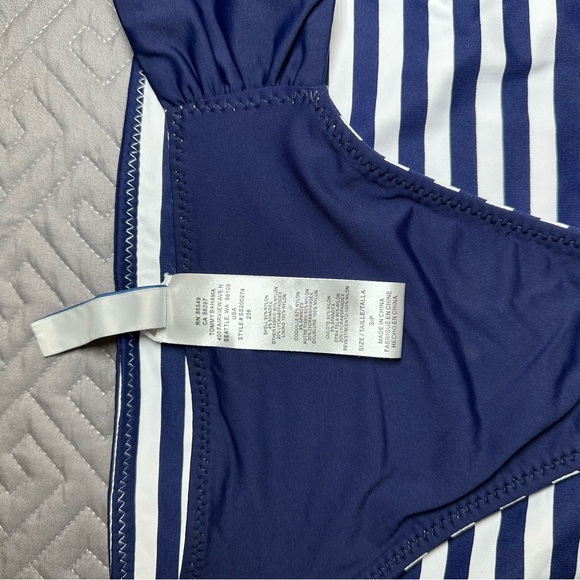 Tommy Bahama Reversible Breaker Bay Shirred Bikini Bottom - Picture 6 of 6